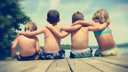 Voici le nombre d’amis idéal pour être heureux !