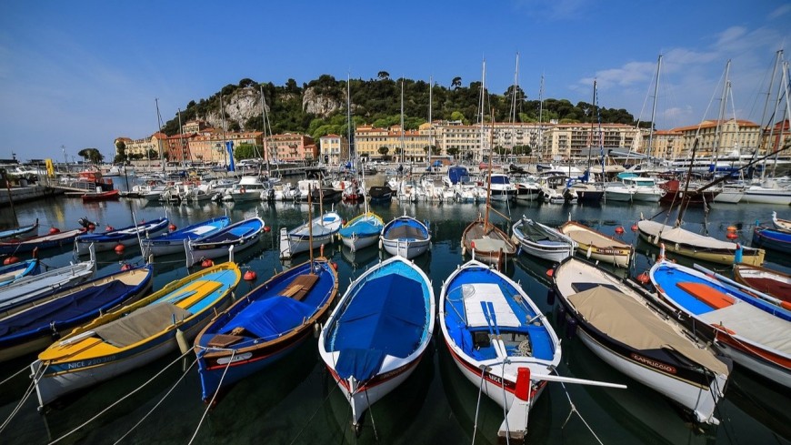 Des milliers de litres de déchets ramassés dans le port Lympia à Nice Des milliers de litres de déchets ramassés dans le port Lympia à Nice